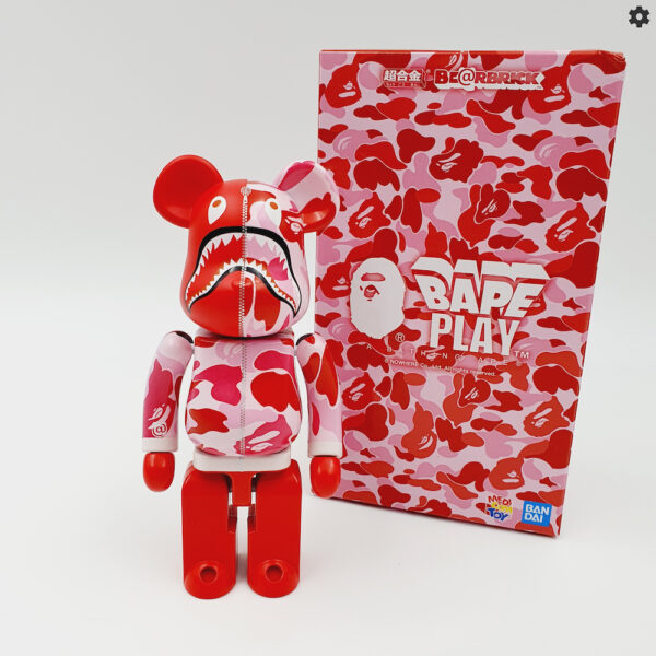 BE@RBRICK BAPE RED CAMO 200% - Front View