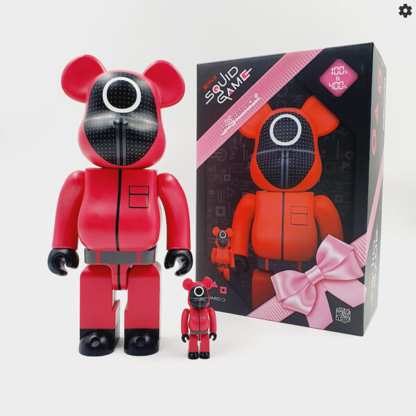 BE@RBRICK SQUID GAME GUARD CIRCLE 400% 100% - Front View