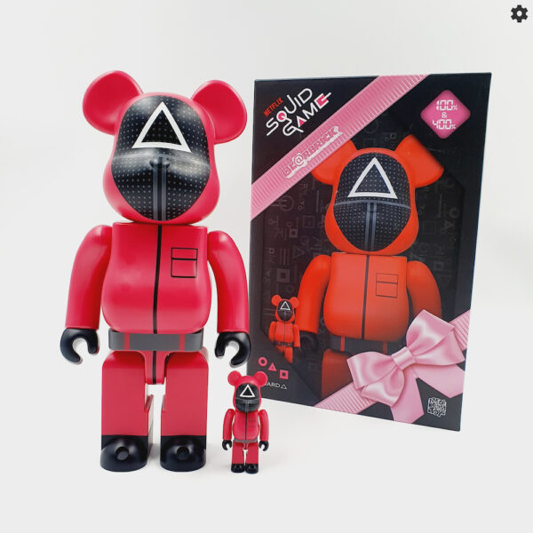 BE@RBRICK SQUID GAME GUARD TRIANGLE 400% 100% - Front View