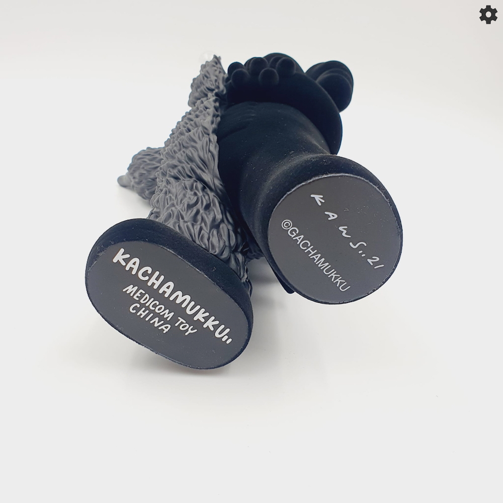 KAWS KACHAMUKKU BLACK SET 2022 - The Factory Concept Store