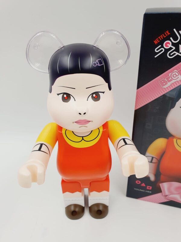 Be@rbrick Squid game Young Hee 400% Bearbrick 2024 - immagine 6