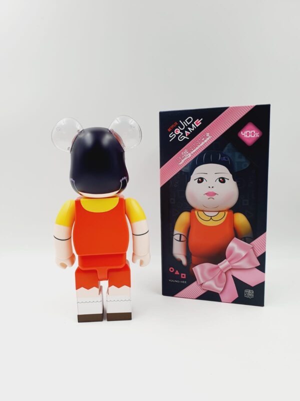 Be@rbrick Squid game Young Hee 400% Bearbrick 2024 – Image 4