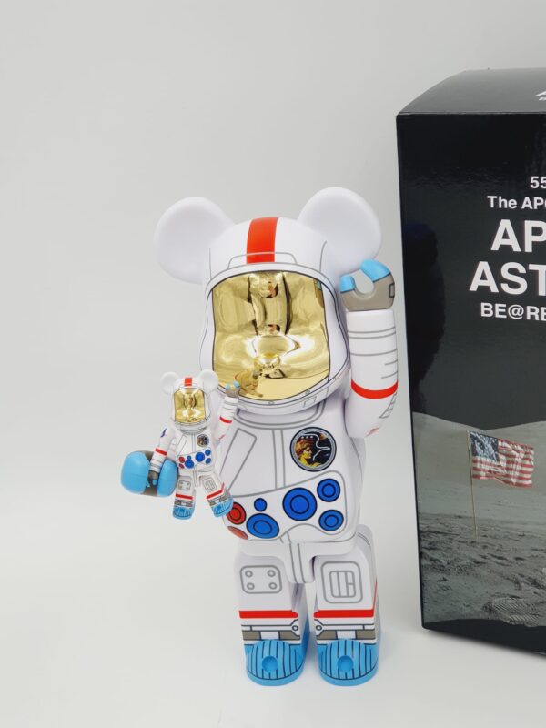 Be@rbrick Apollo 17 Astraunaut  400% & 100%  Bearbrick 2024 - Image 5