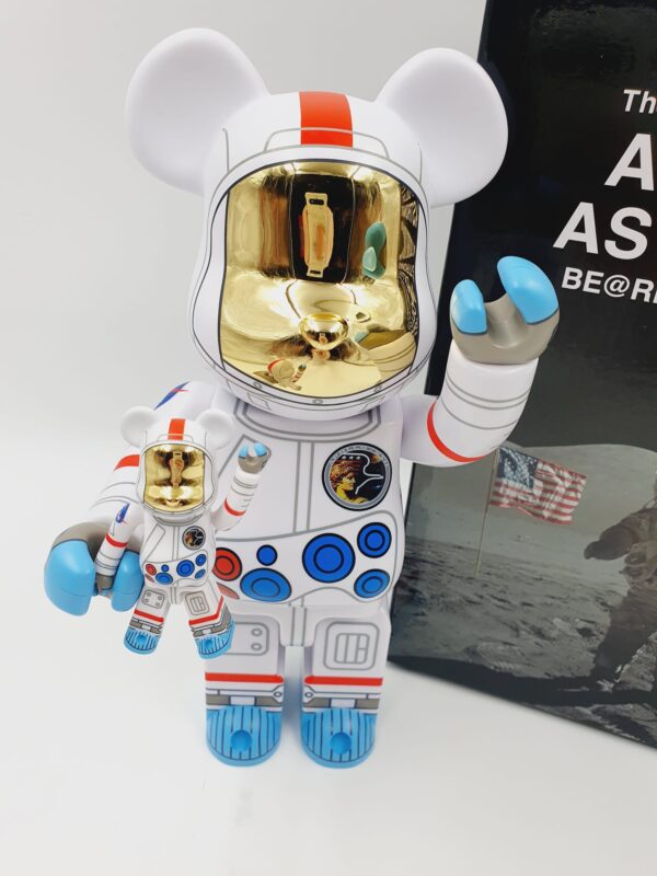 Be@rbrick Apollo 17 Astraunaut  400% & 100%  Bearbrick 2024 - Image 9